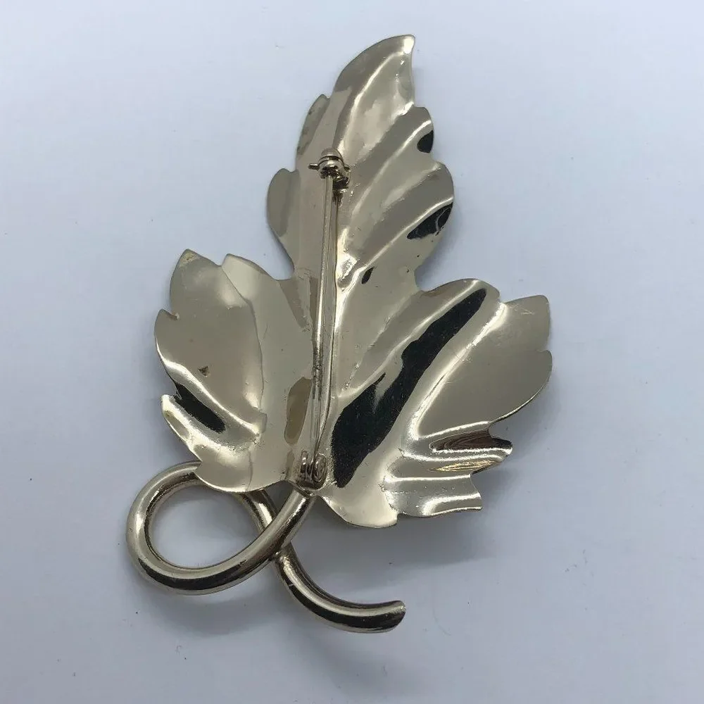 Bergere Vintage Leaf Clip On Earrings & Brooch Set - Picture 3 of 7
